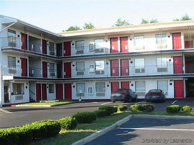 Red Carpet Inn Williamstown Exterior photo